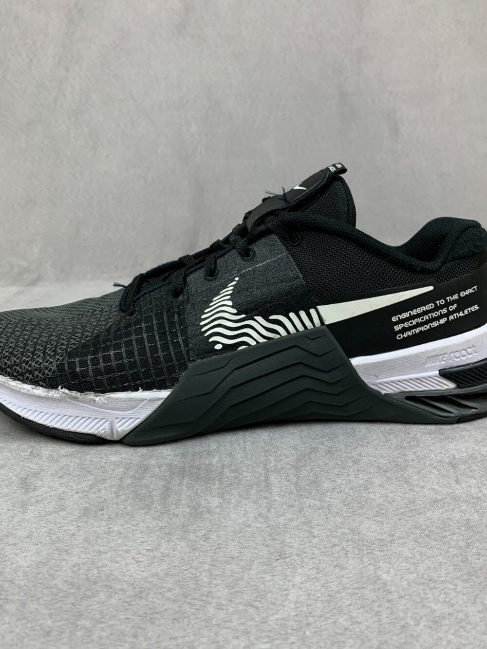Nike Mens Shoes 11 Dark Smoke Grey Black White Metcon 8 Athletic DO9328-001